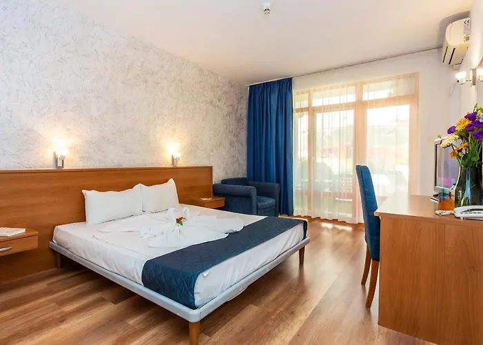 Complex Sunrise By Hmg Сонячний Берег