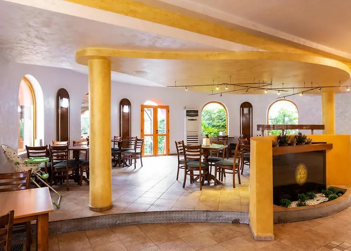 Готель Complex Sunrise By Hmg